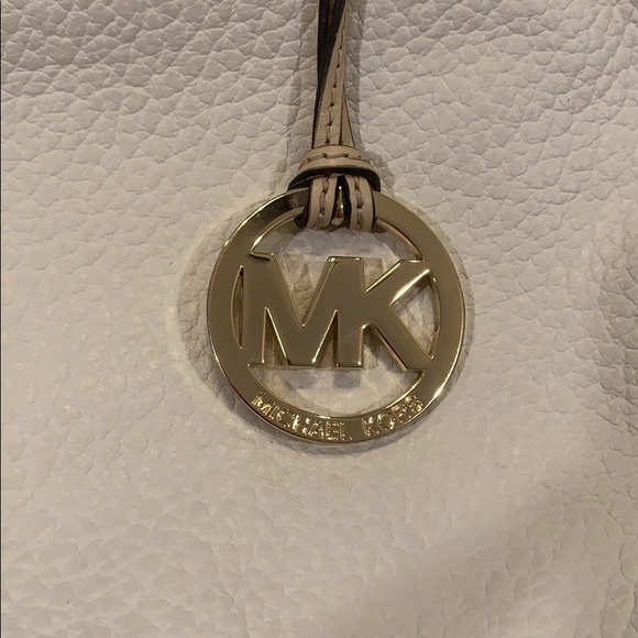Michael Kors White Tote - Picture 4 of 4